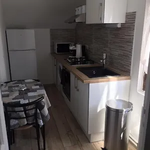  Appartement Joli Studio 21 M2 Avec Parking Privé
